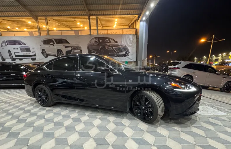 2025 لكزس إي إس 350 اف سبورت