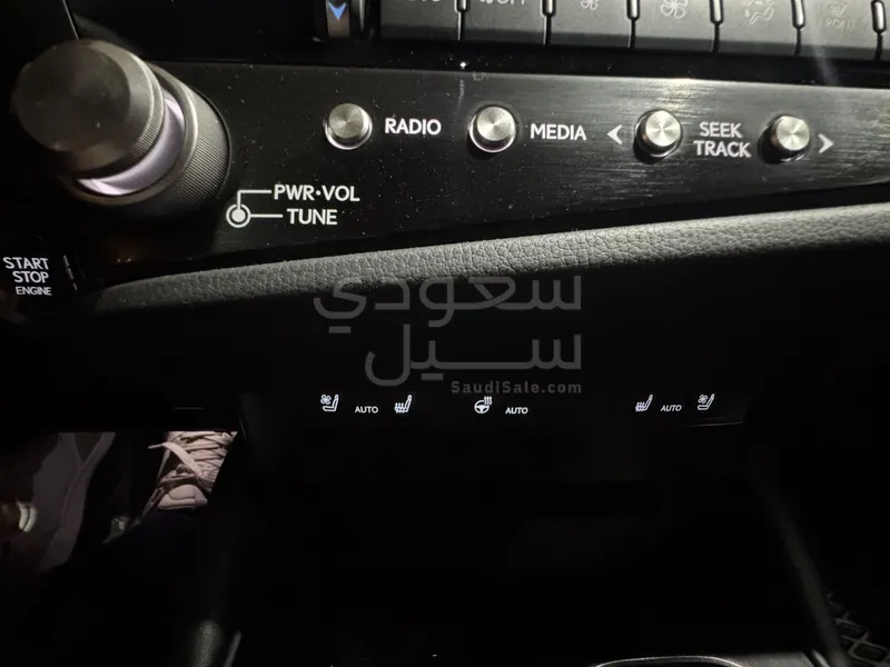 2025 لكزس إي إس 350 اف سبورت