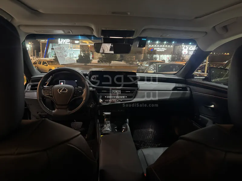 2025 لكزس إي إس 350 اف سبورت