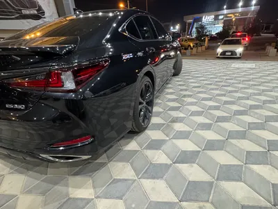 2025 لكزس إي إس 350 اف سبورت