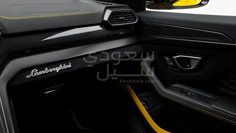 2023 لمبرجيني اوروس بيرفورمانتي