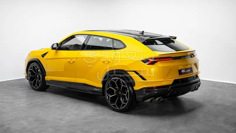 2023 لمبرجيني اوروس بيرفورمانتي