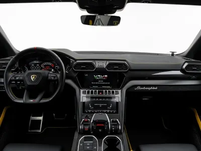 2023 لمبرجيني اوروس بيرفورمانتي