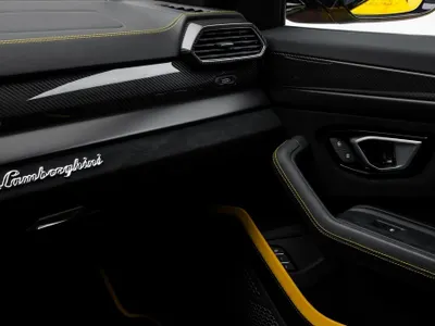 2023 لمبرجيني اوروس بيرفورمانتي