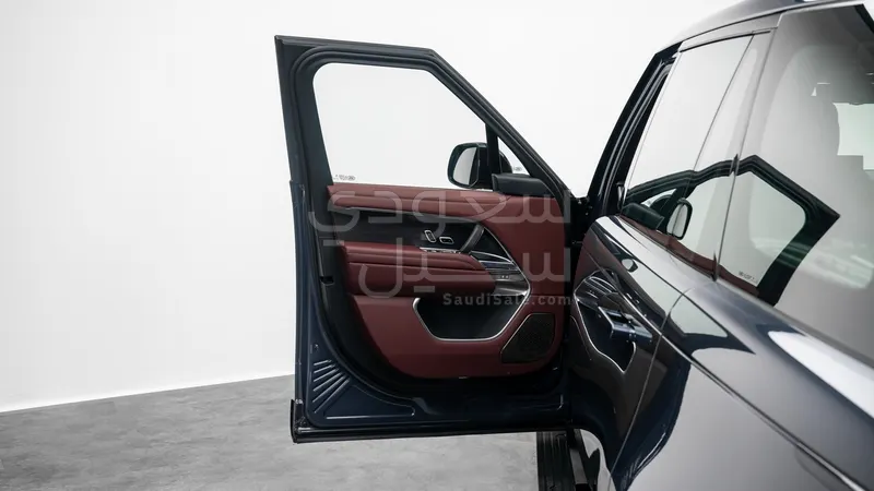 2025 لاند روفر رينج روفر اوتوبيوغرافي ال