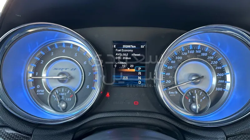 2013 كرايسلر 300 اس ار تي 8