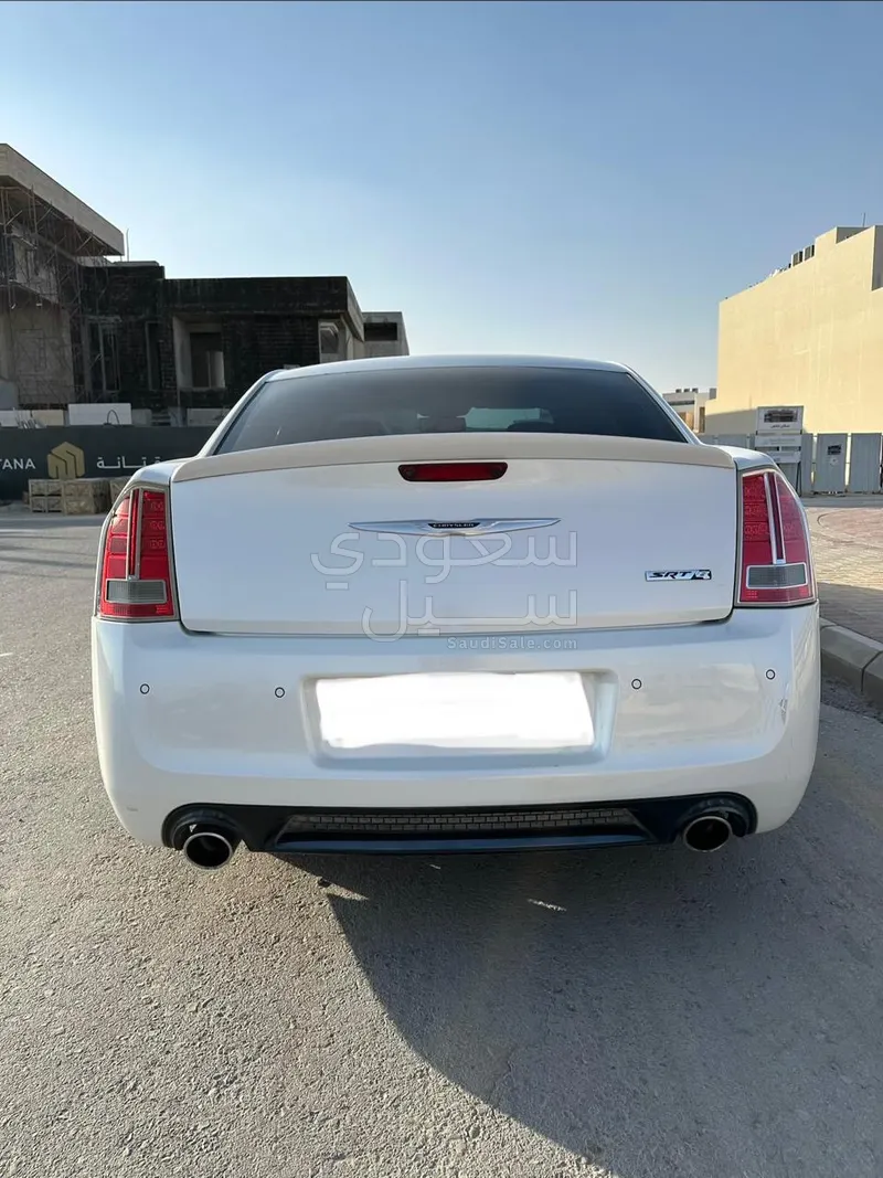 2013 كرايسلر 300 اس ار تي 8