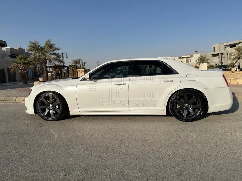 2013 كرايسلر 300 اس ار تي 8