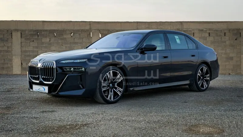 2026 بي ام دبليو الفئة السابعة 735 إل أي