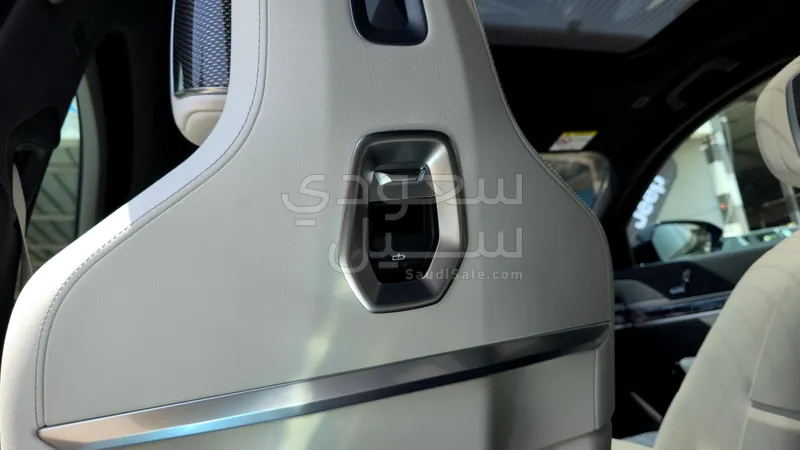 2026 بي ام دبليو الفئة السابعة 735 إل أي