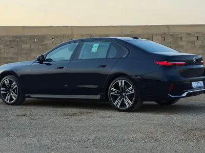 2026 بي ام دبليو الفئة السابعة 735 إل أي