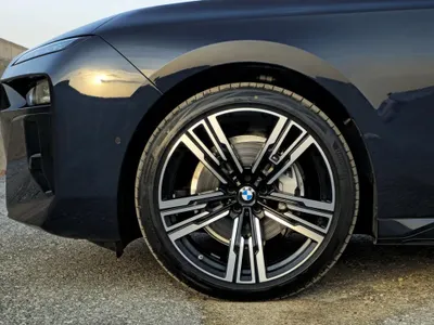 2026 بي ام دبليو الفئة السابعة 735 إل أي