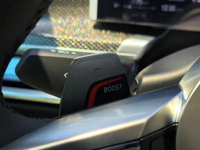 2026 بي ام دبليو الفئة السابعة 735 إل أي