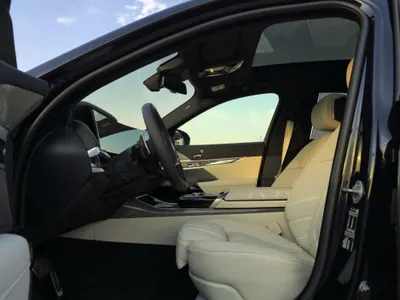 2026 بي ام دبليو الفئة السابعة 735 إل أي