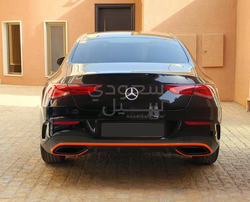 2020 مرسيدس - بنز سي إل أي 200 الاصدار الاول