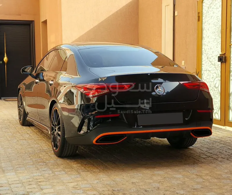 2020 مرسيدس - بنز سي إل أي 200 الاصدار الاول