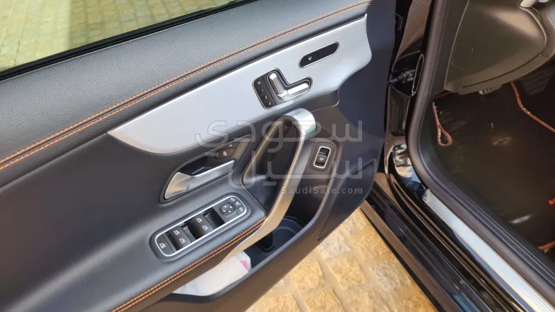 2020 مرسيدس - بنز سي إل أي 200 الاصدار الاول