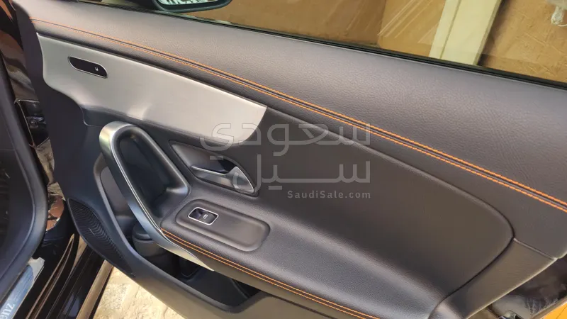 2020 مرسيدس - بنز سي إل أي 200 الاصدار الاول