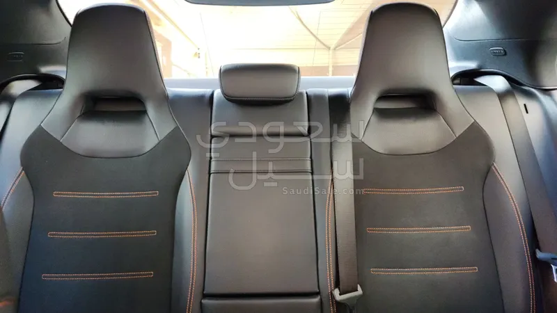 2020 مرسيدس - بنز سي إل أي 200 الاصدار الاول