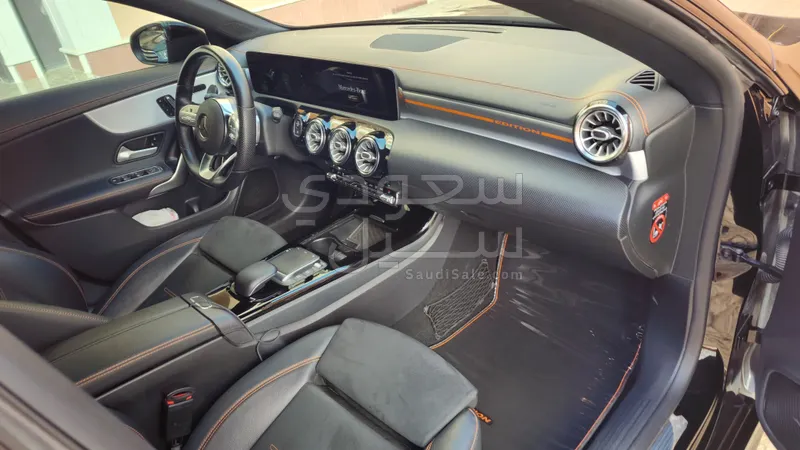 2020 مرسيدس - بنز سي إل أي 200 الاصدار الاول