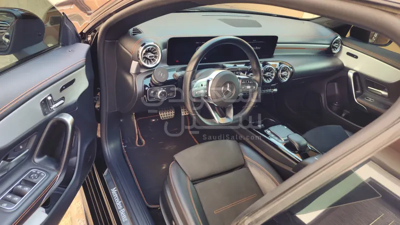 2020 مرسيدس - بنز سي إل أي 200 الاصدار الاول
