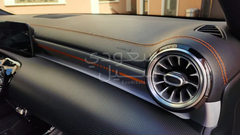 2020 مرسيدس - بنز سي إل أي 200 الاصدار الاول