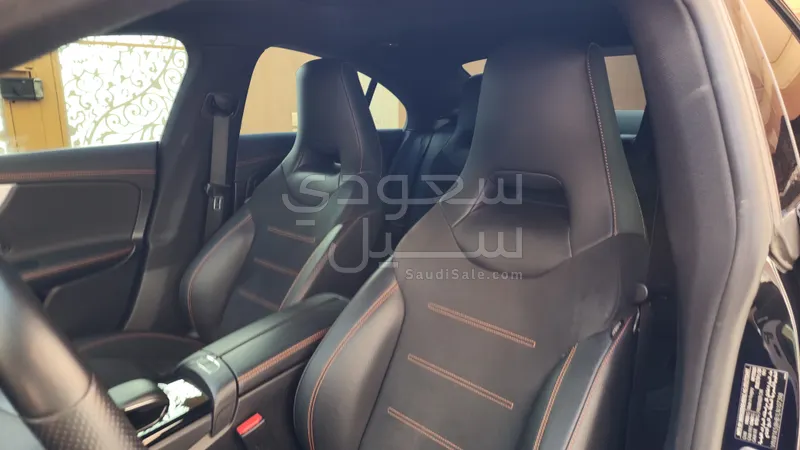 2020 مرسيدس - بنز سي إل أي 200 الاصدار الاول