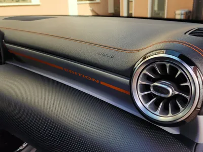 2020 مرسيدس - بنز سي إل أي 200 الاصدار الاول