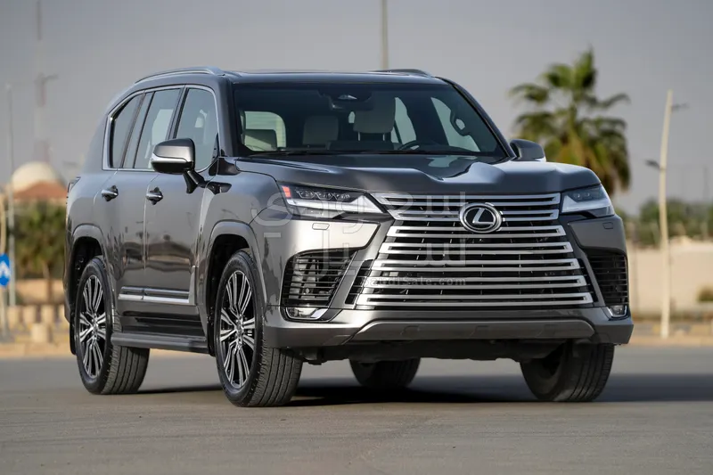 2025 لكزس إل إكس 600