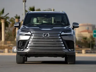 2025 لكزس إل إكس 600