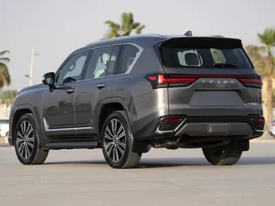 2025 لكزس إل إكس 600