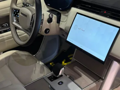 2025 لاند روفر رينج روفر اتش اس اي