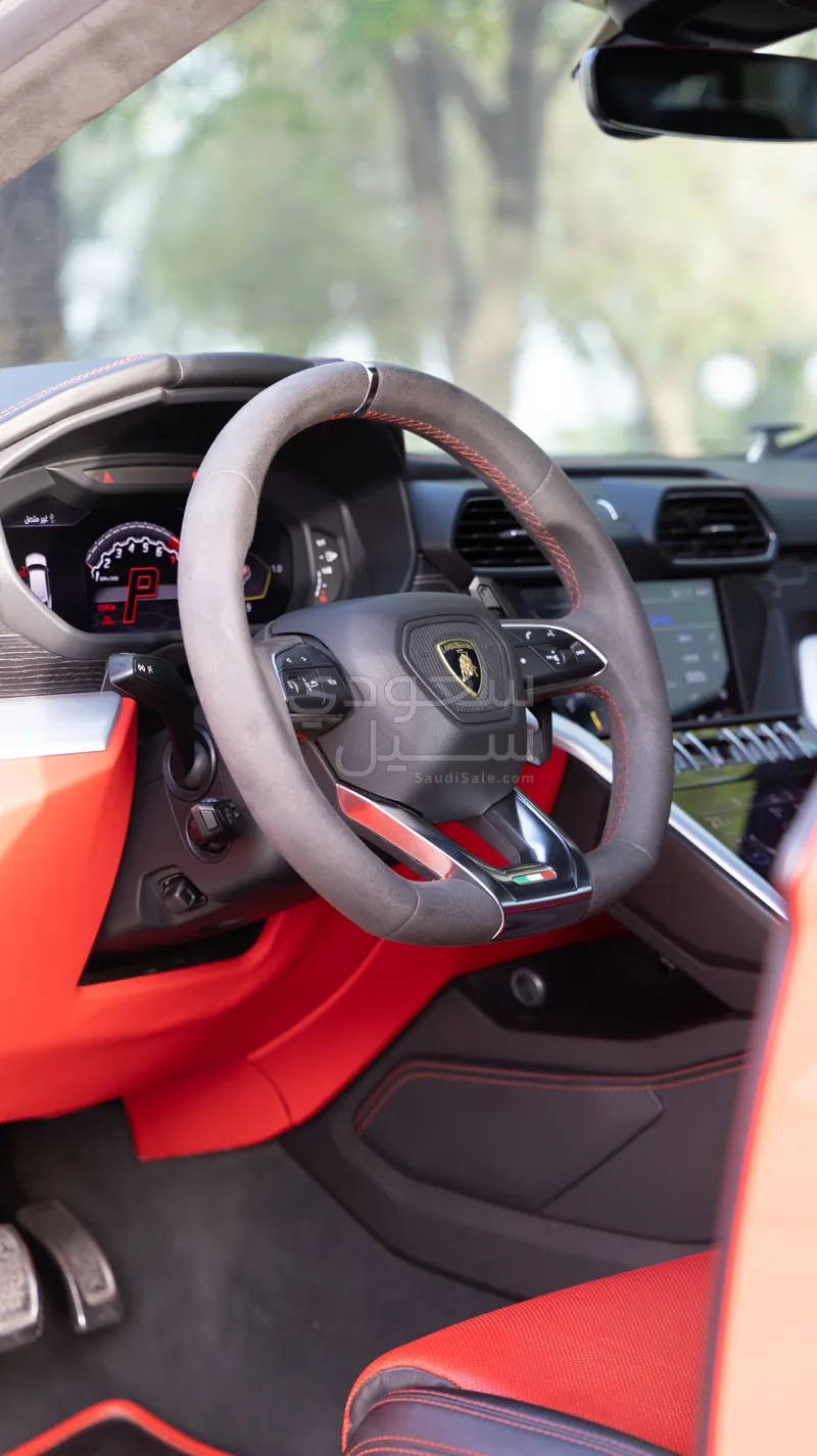 2019 Lamborghini URUS