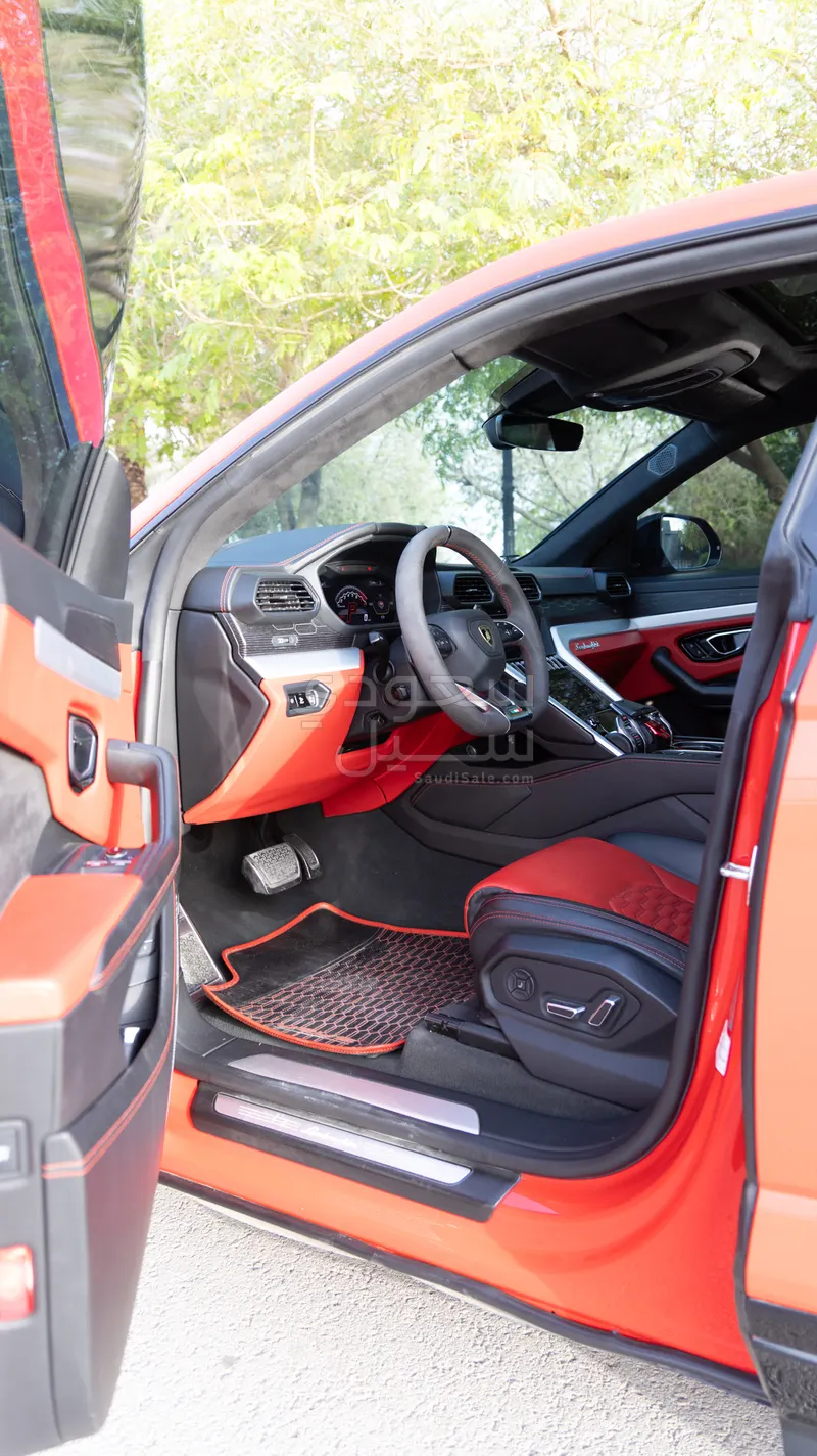 2019 Lamborghini URUS