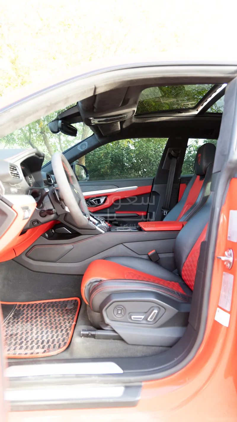 2019 Lamborghini URUS