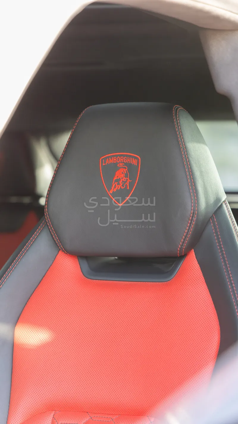 2019 Lamborghini URUS