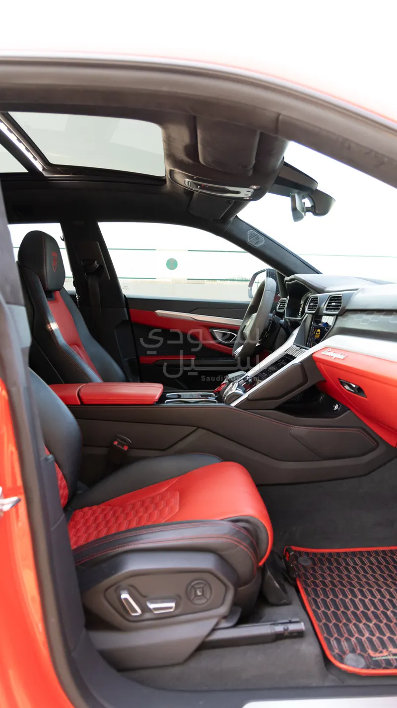 2019 Lamborghini URUS