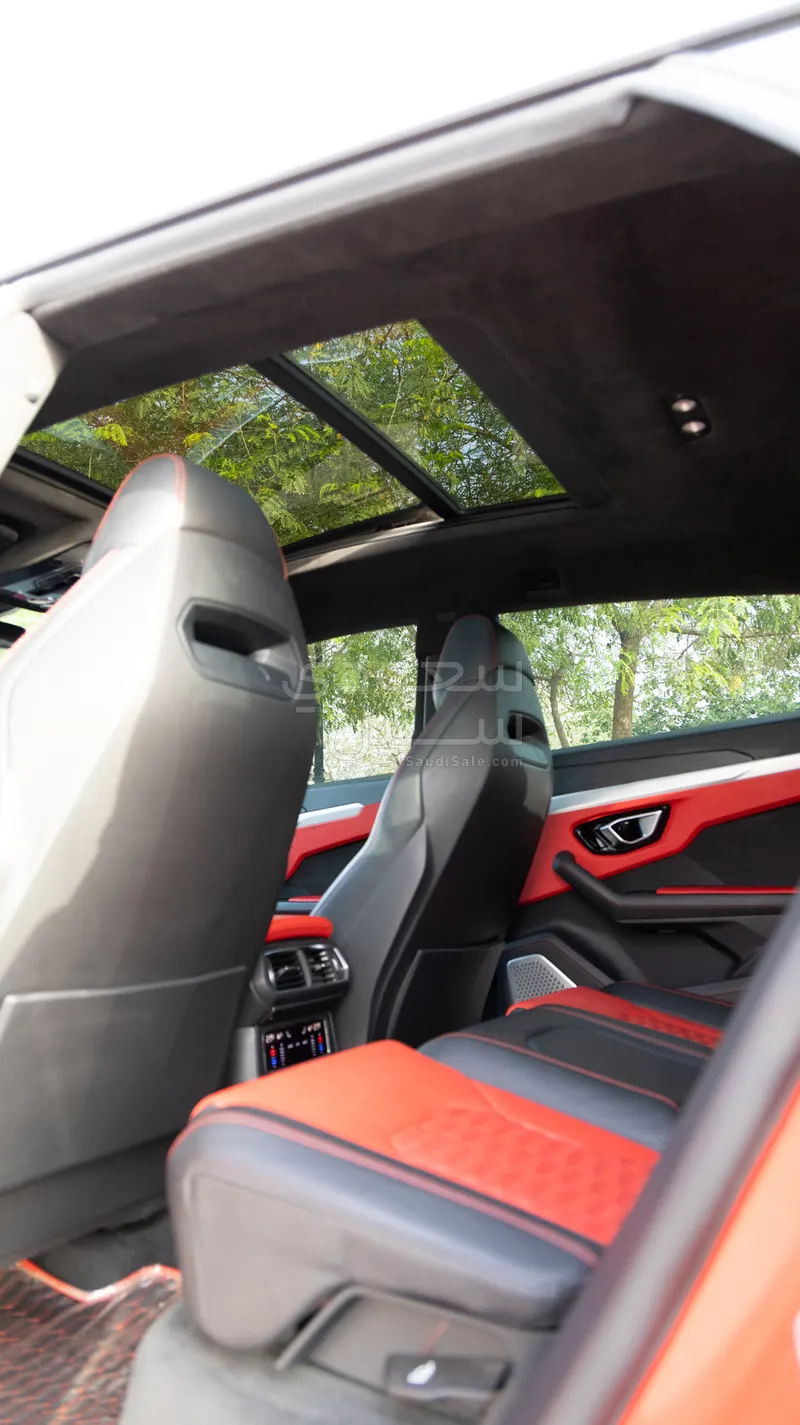 2019 Lamborghini URUS