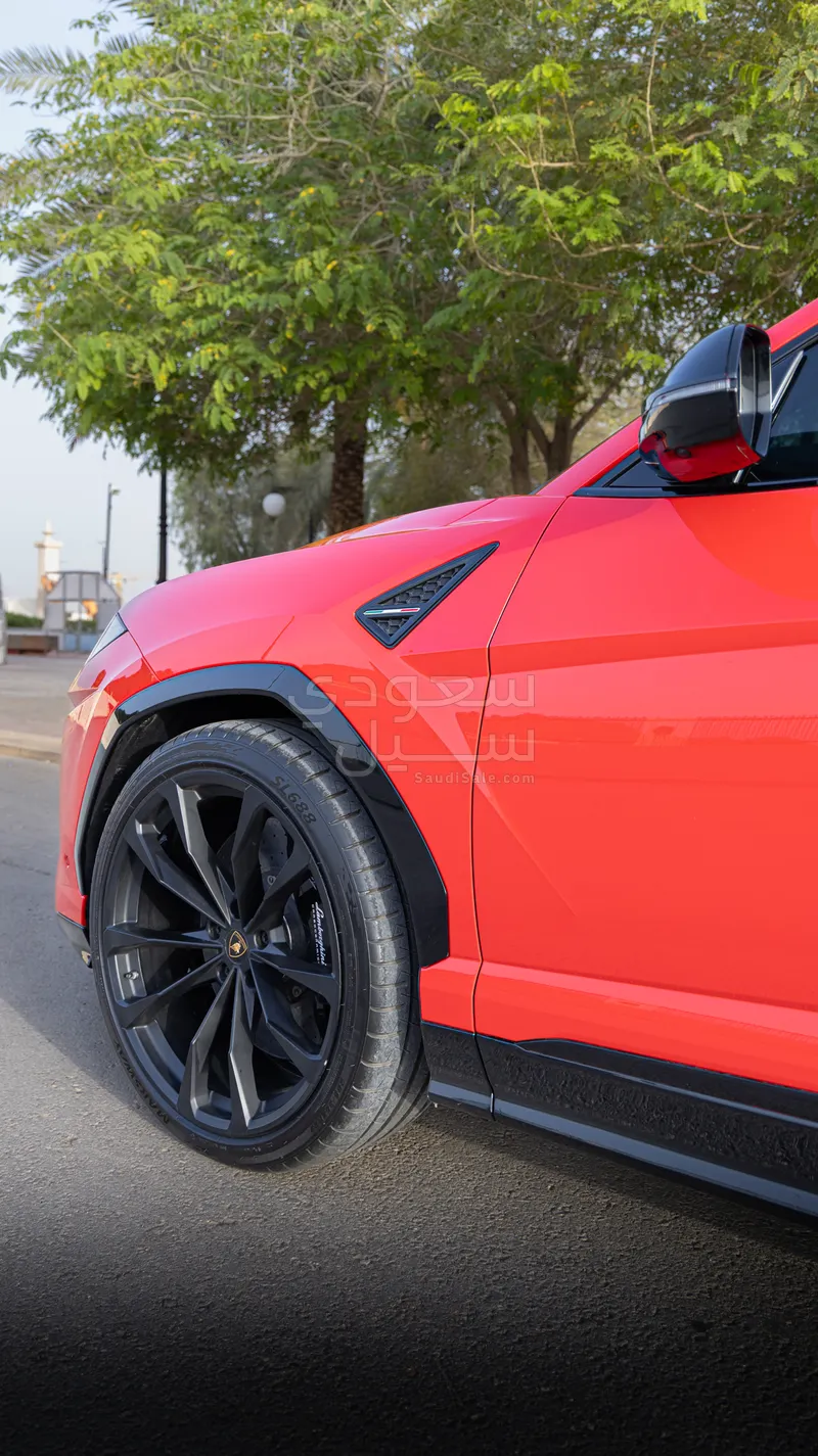 2019 Lamborghini URUS