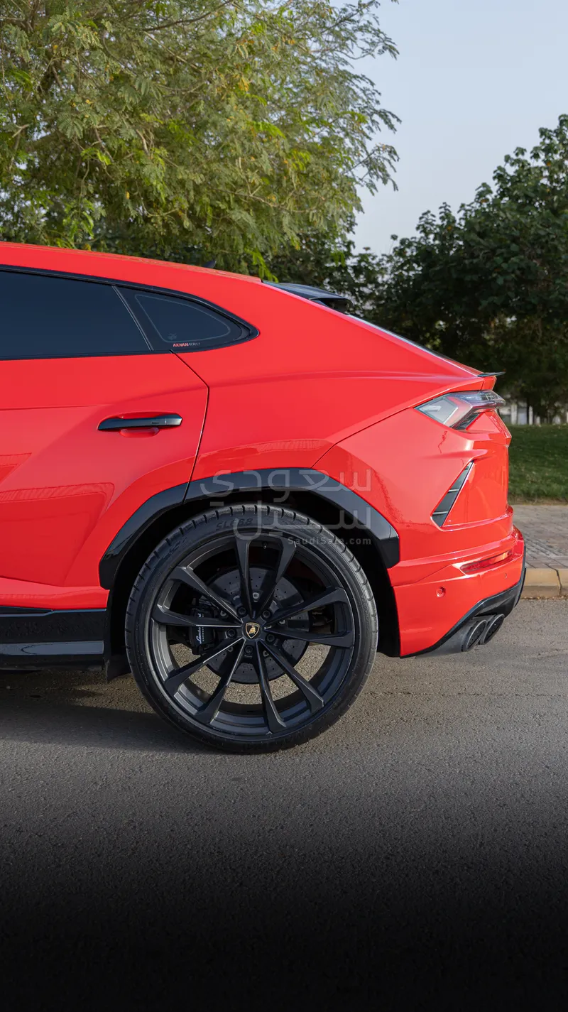 2019 Lamborghini URUS