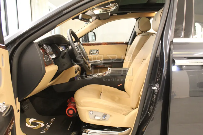 2011 رولز رويس قوست