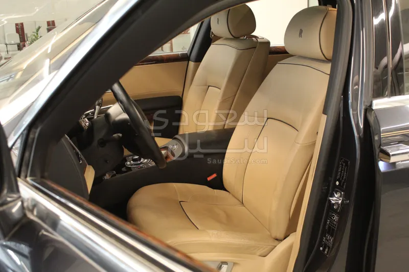 2011 رولز رويس قوست