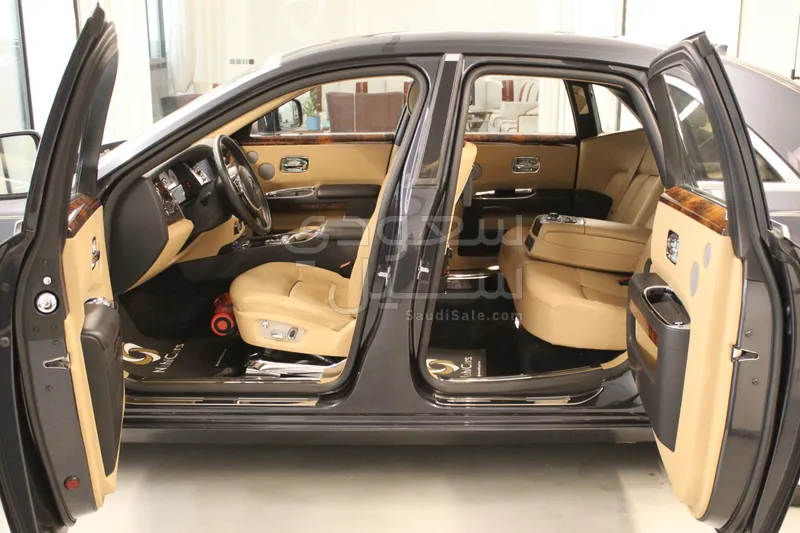 2011 رولز رويس قوست