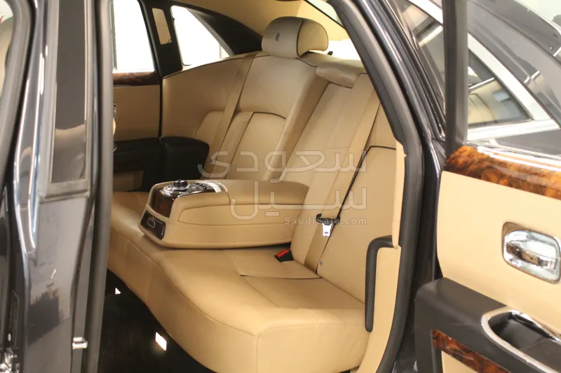 2011 رولز رويس قوست