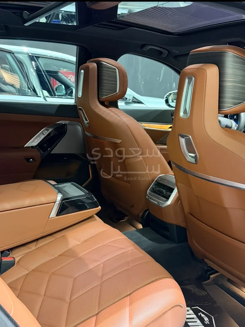 2025 بي ام دبليو الفئة السابعة 740 إل أي