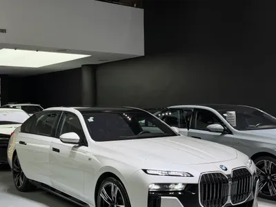 2025 بي ام دبليو الفئة السابعة 740 إل أي