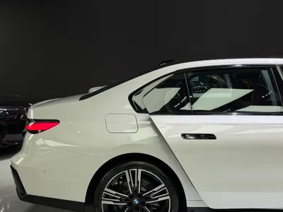 2025 بي ام دبليو الفئة السابعة 740 إل أي