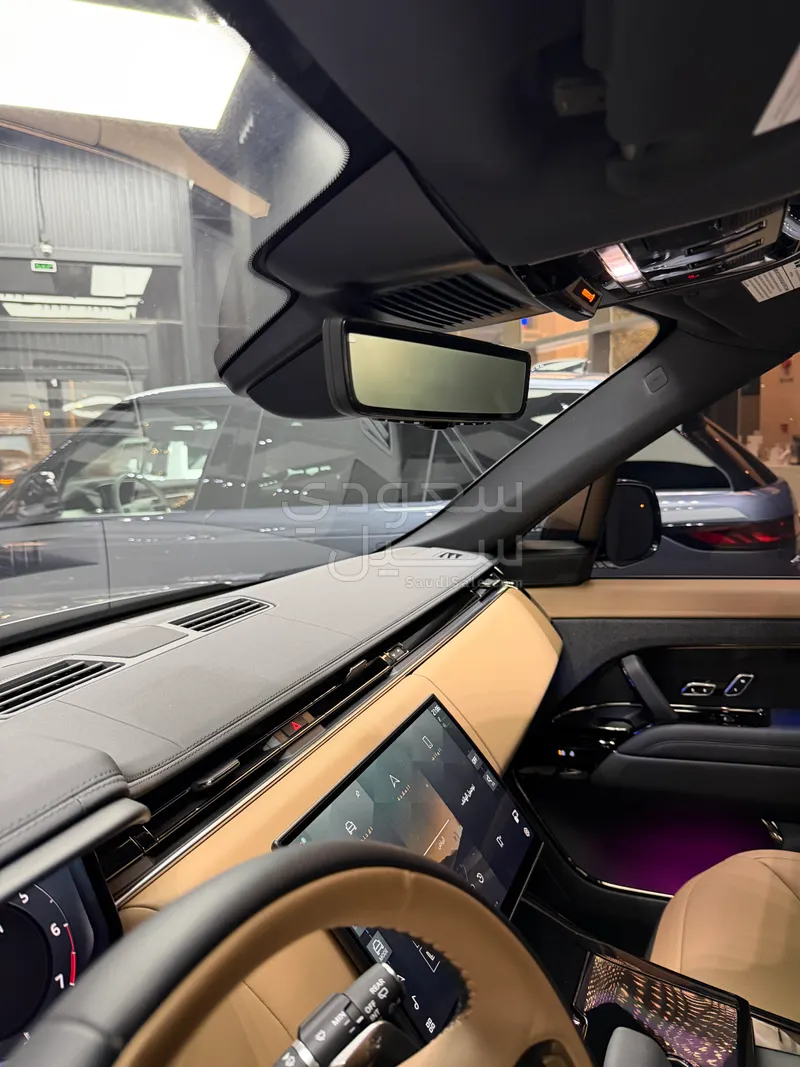 2025 لاند روفر رينج روفر سبورت اتش اس اي