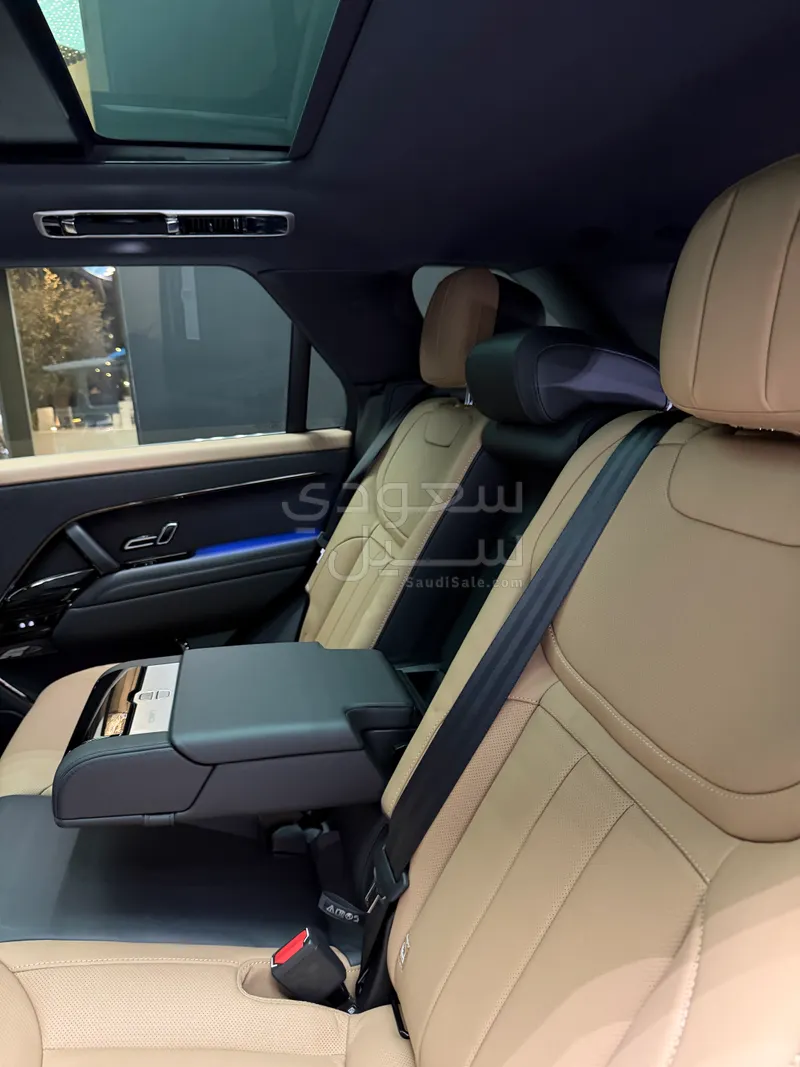 2025 لاند روفر رينج روفر سبورت اتش اس اي