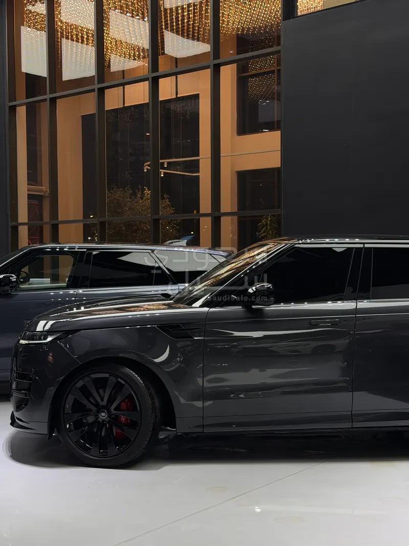 2025 لاند روفر رينج روفر سبورت اتش اس اي